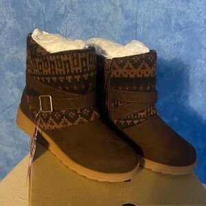 Muk Luks Brown and Tan Knit Cuff Boots sz 6w, SL2-129s008